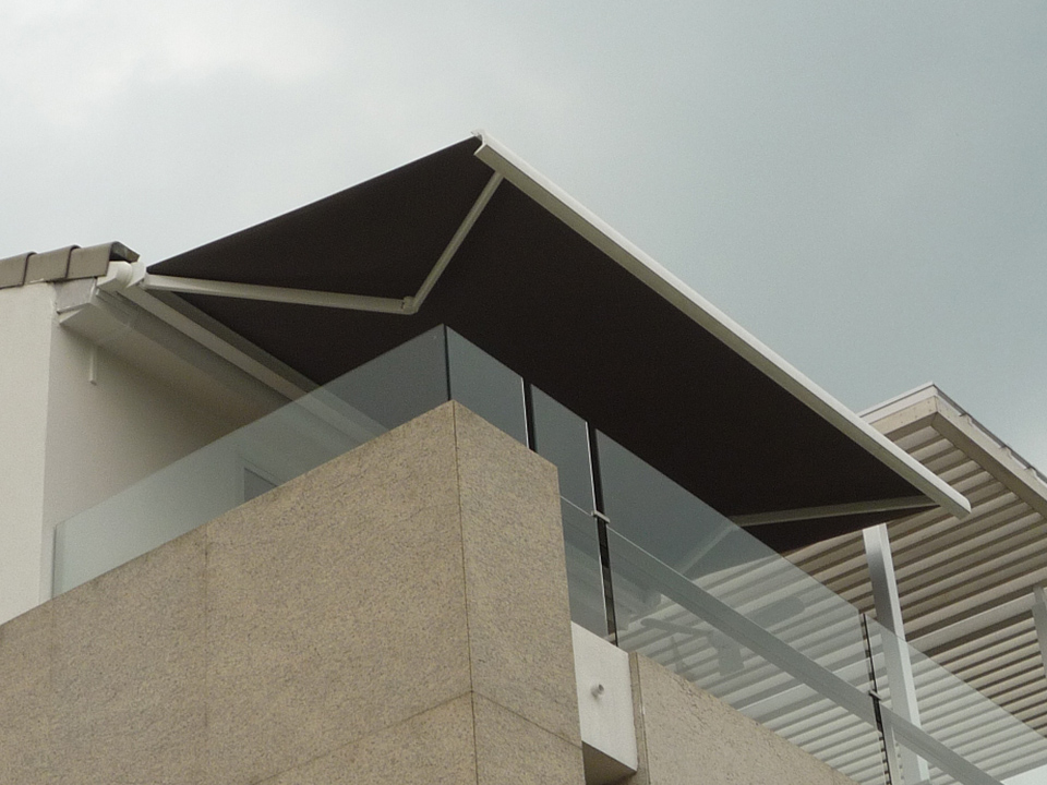 CASSETTE AWNING